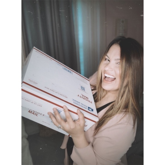 I am totally open to offer HAPPY POSHING!!!!! - Picture 4 of 7